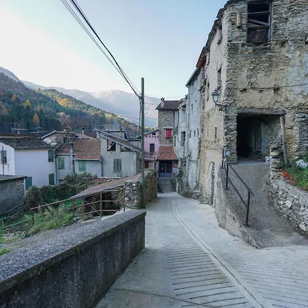 2 Bedroom Lovely In Ponti Di Pornassio Holiday home *