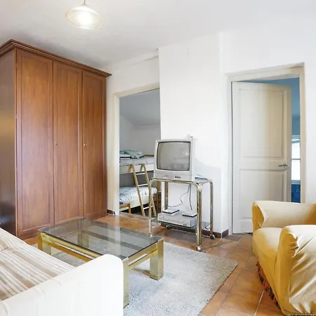 2 Bedroom Lovely In Ponti Di Pornassio Holiday home Ponte di Nava