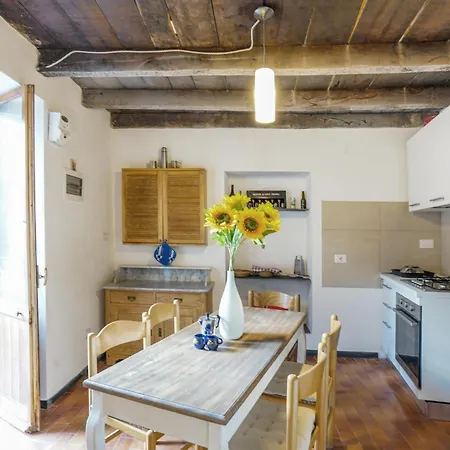 2 Bedroom Lovely In Ponti Di Pornassio *