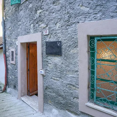 2 Bedroom Lovely In Ponti Di Pornassio Feriehus *
